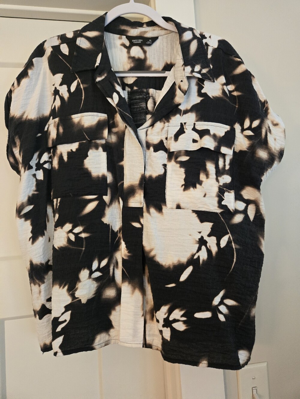 Simply Vera Wang Leapard Look Blouse XL